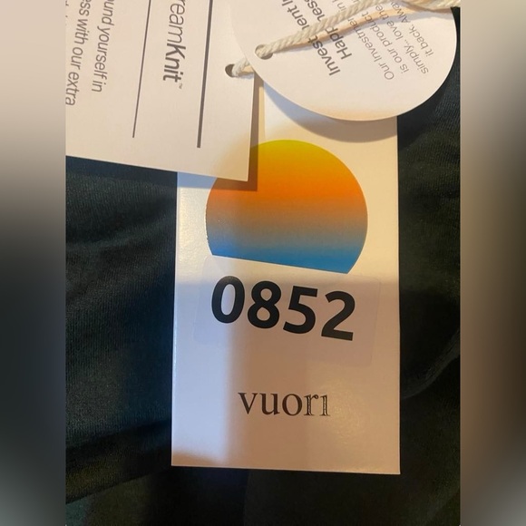 NWT Vuori wide leg pants and hoodie set Size M - Picture 7 of 7